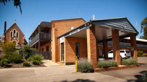 Bega Downs Motor Inn, Bega